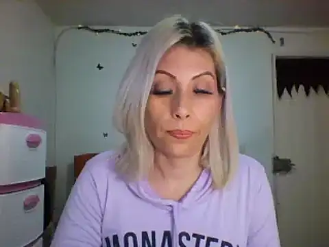 alixia81 online show from January 2025 12:37:01 PM