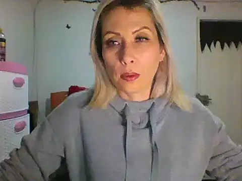 alixia81 online show from January 2025 11:21:01 PM