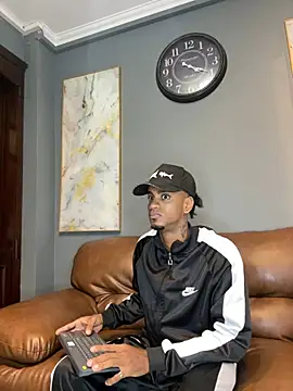 AaronCruz  online show from February 2025 01:27:01 PM