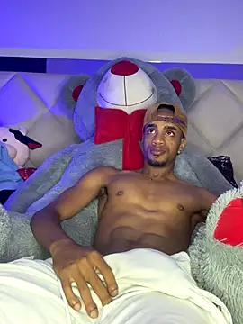 AaronCruz  online show from October 2025 04:26:01 AM