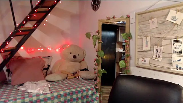 luna sky83 online show from March 2025 01:18:01 PM