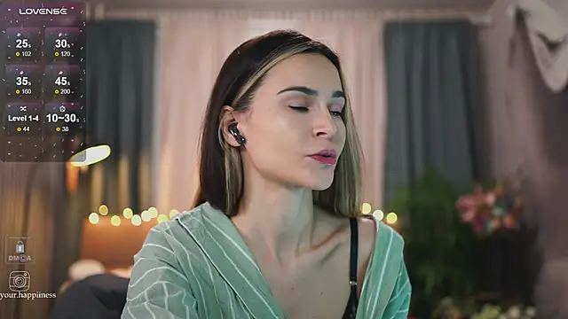 Feral Berrry  online show from December 2024 07:03:01 AM