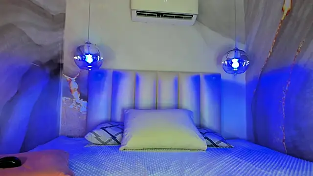 LottiCarter online show from April 2026 07:58:02 PM