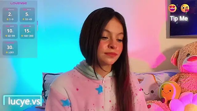 LucyEvans  online show from November 2025 03:45:01 AM