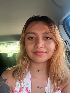 amanda-medrano1 online show from December 2024 05:36:02 PM