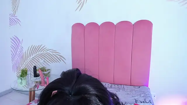 Snapshot of JulessCornett chatting on December 2024 08:36:01 PM JulessCornett online show from December 2024 08:36:01 PM