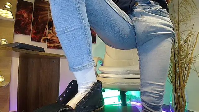 alessandro wye online show from March 2025 03:40:01 PM