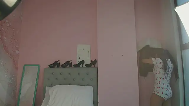 soyzarahtorres online show from January 2025 02:07:02 AM