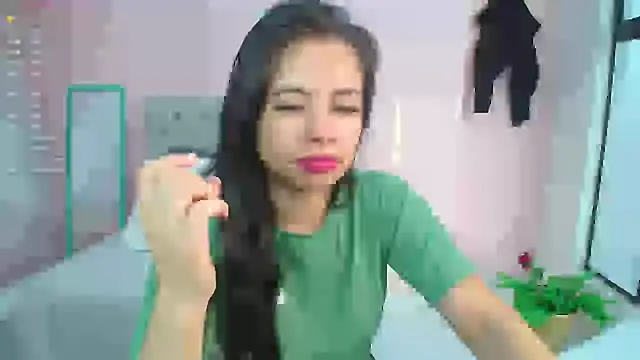 soyzarahtorres online show from January 2025 10:02:01 PM