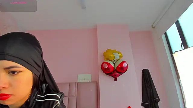 soyzarahtorres online show from September 2025 04:34:01 PM