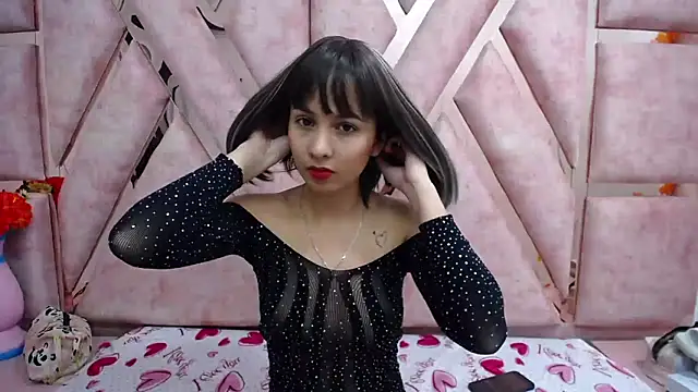 Paris Petit online show from April 2026 03:28:01 AM