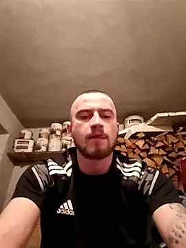 wariacik0024 online show from February 2026 02:53:02 AM