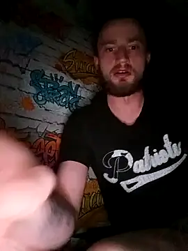 wariacik0024 online show from April 2026 12:05:01 AM