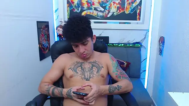 targuerian22 online show from October 2025 04:36:01 AM