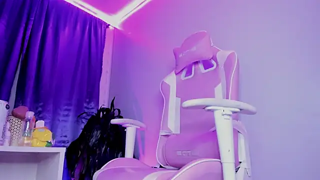 hanna  azumi online show from February 2025 10:25:02 AM