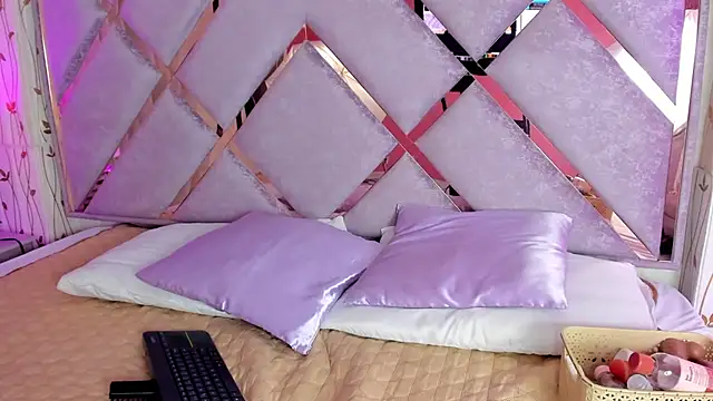 hanna  azumi online show from February 2025 03:58:02 AM