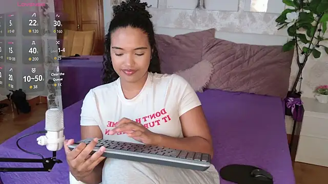 MilaTeenX online show from November 2025 08:47:01 AM