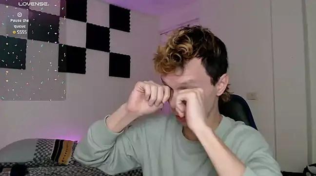 bryamado69 online show from February 2025 08:32:02 AM