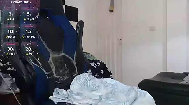 bryamado69 online show from February 2025 07:41:01 PM