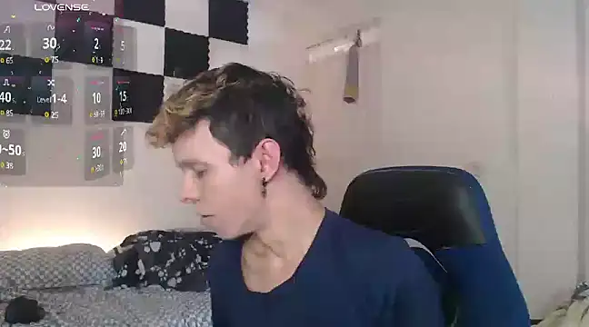 bryamado69 online show from March 2025 08:38:02 PM