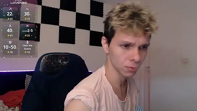 bryamado69 online show from October 2025 07:45:02 PM