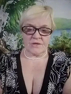 VioletSweet566 online show from January 2025 09:44:02 PM