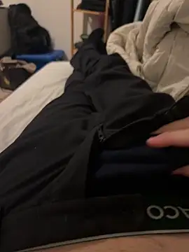 Snapshot of pignoufe chatting on February 2026 09:10:02 PM pignoufe online show from February 2026 09:10:02 PM