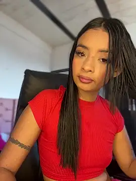 Laura fernandezII online show from February 2025 03:41:02 PM