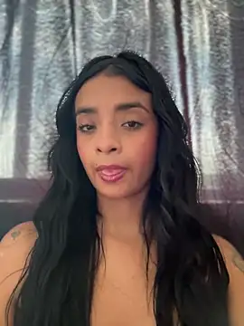 Laura fernandezII online show from March 2025 06:52:01 PM