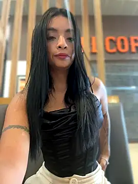 Laura fernandezII online show from September 2025 03:13:01 PM