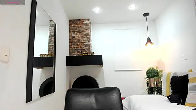 LenaRuiz  online show from February 2025 12:05:02 PM