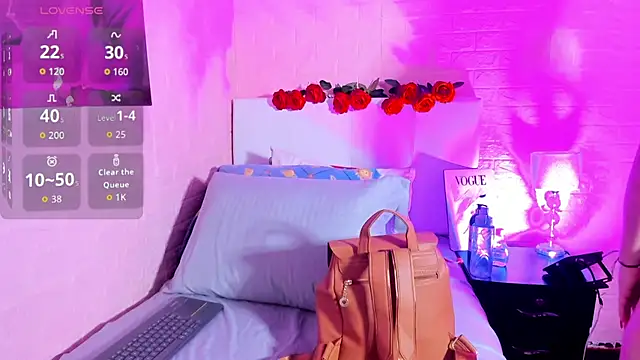 LYAA COLLINS  online show from November 2025 11:34:02 AM