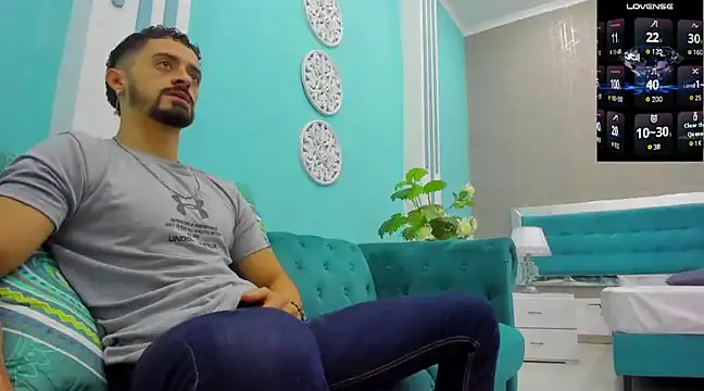 Snapshot of MAXIMUS_MASTE3 chatting on December 2024 04:08:02 AM MAXIMUS MASTE3 online show from December 2024 04:08:02 AM