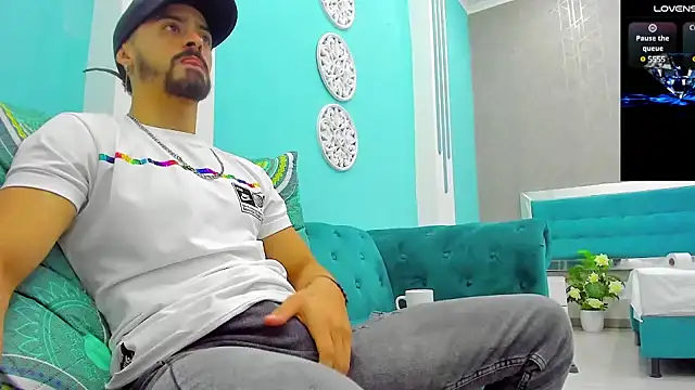 Snapshot of MAXIMUS_MASTE3 chatting on January 2025 04:04:01 AM MAXIMUS MASTE3 online show from January 2025 04:04:01 AM