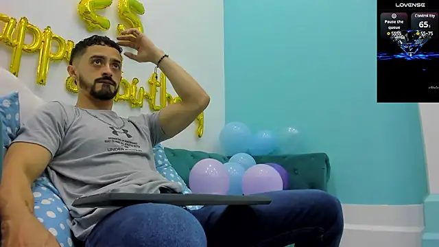 Snapshot of MAXIMUS_MASTE3 chatting on January 2025 04:39:02 AM MAXIMUS MASTE3 online show from January 2025 04:39:02 AM