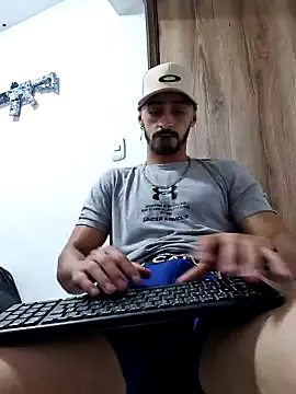 Snapshot of MAXIMUS_MASTE3 chatting on February 2025 02:25:02 AM MAXIMUS MASTE3 online show from February 2025 02:25:02 AM