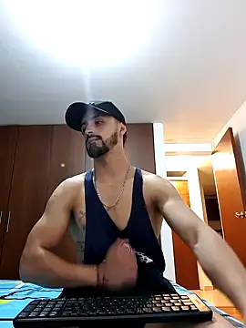 Snapshot of MAXIMUS_MASTE3 chatting on February 2025 01:00:01 AM MAXIMUS MASTE3 online show from February 2025 01:00:01 AM