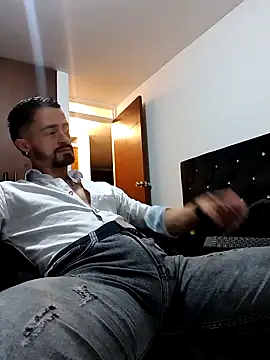 Snapshot of MAXIMUS_MASTE3 chatting on February 2025 02:45:01 AM MAXIMUS MASTE3 online show from February 2025 02:45:01 AM