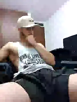 Snapshot of MAXIMUS_MASTE3 chatting on February 2025 04:20:01 AM MAXIMUS MASTE3 online show from February 2025 04:20:01 AM