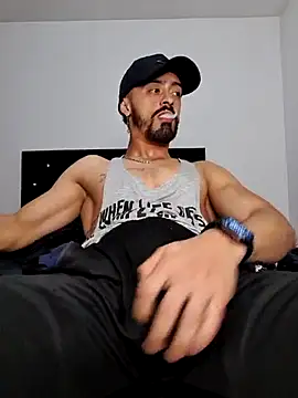 Snapshot of MAXIMUS_MASTE3 chatting on February 2025 03:04:01 AM MAXIMUS MASTE3 online show from February 2025 03:04:01 AM