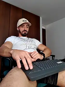 Snapshot of MAXIMUS_MASTE3 chatting on March 2025 03:19:01 PM MAXIMUS MASTE3 online show from March 2025 03:19:01 PM