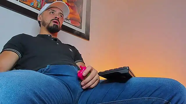 Snapshot of MAXIMUS_MASTE3 chatting on September 2025 08:43:02 PM MAXIMUS MASTE3 online show from September 2025 08:43:02 PM