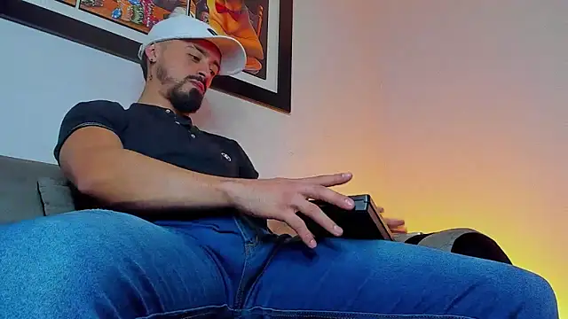 Snapshot of MAXIMUS_MASTE3 chatting on September 2025 08:55:02 PM MAXIMUS MASTE3 online show from September 2025 08:55:02 PM