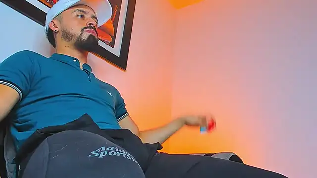 Snapshot of MAXIMUS_MASTE3 chatting on October 2025 12:08:02 AM MAXIMUS MASTE3 online show from October 2025 12:08:02 AM