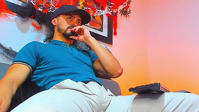 Snapshot of MAXIMUS_MASTE3 chatting on October 2025 09:14:02 PM MAXIMUS MASTE3 online show from October 2025 09:14:02 PM