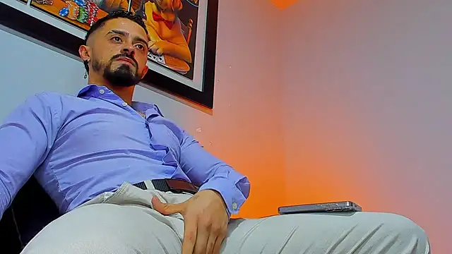 Snapshot of MAXIMUS_MASTE3 chatting on October 2025 08:29:01 PM MAXIMUS MASTE3 online show from October 2025 08:29:01 PM