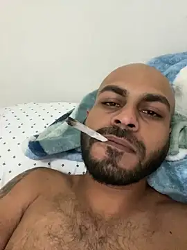 islandvybee55 online show from December 2024 06:45:01 AM