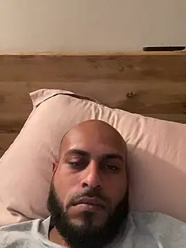 islandvybee55 online show from March 2026 02:41:02 PM