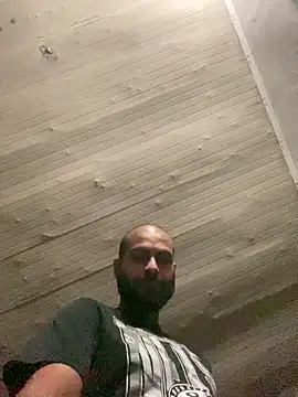 islandvybee55 online show from March 2026 10:42:02 AM