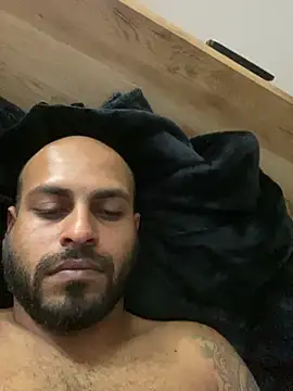 islandvybee55 online show from April 2026 03:09:02 PM